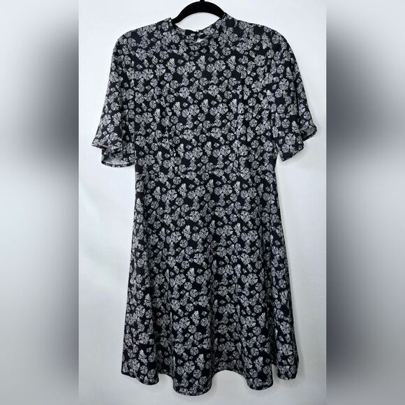 NWOT Women's H&M Short Sleeve Dress Black And White Floral Print Size 10 - Picture 1 of 7